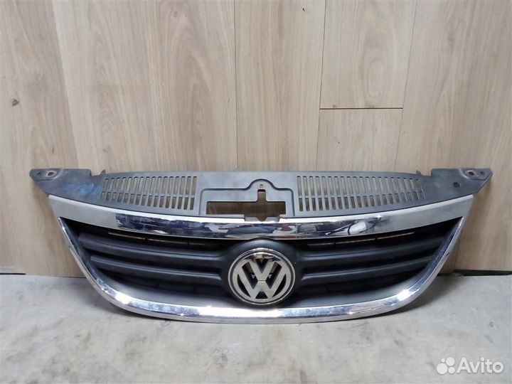 Решетка радиатора от VW Tiguan 2007-2011