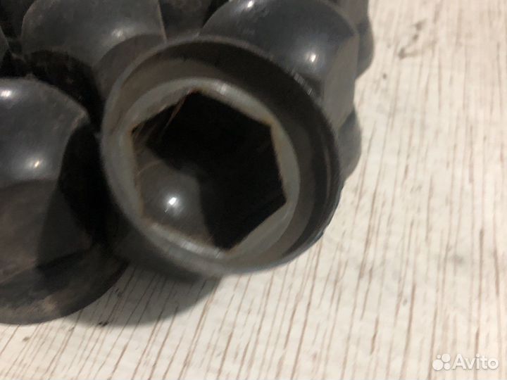 Колпачок колесной гайки