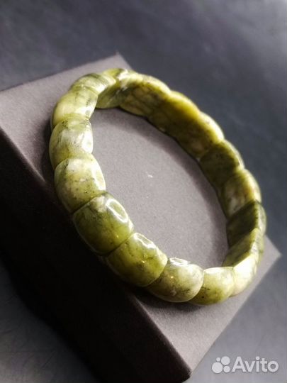 Браслет из нефрита