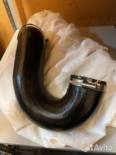 Патрубок интеркуллера 3.0 VW Touareg II (NF)