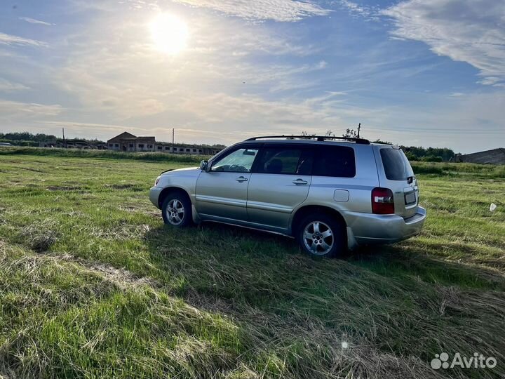 Toyota Highlander 2.4 AT, 2004, 266 000 км
