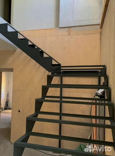 Лестница для загородного дома