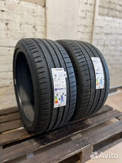 Michelin Pilot Sport 4 245/40 R20 и 275/35 R20 99Y