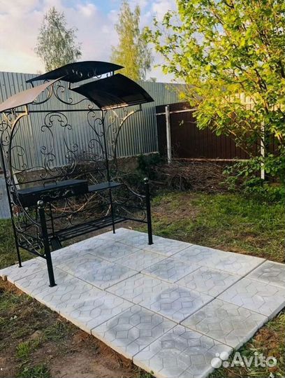 Кованый мангал с крышей