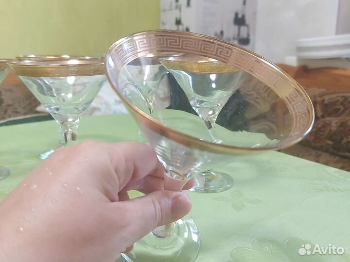 Рюмки на ножке