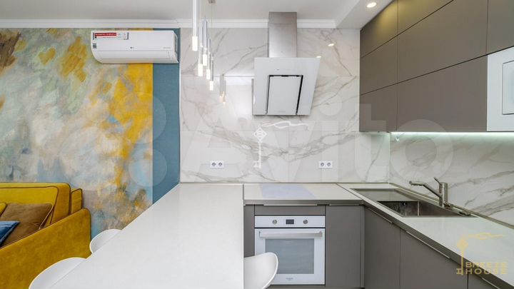 2-к. квартира, 42 м², 9/16 эт.