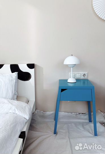 Прикроватная тумбочка, журнальный столик селье