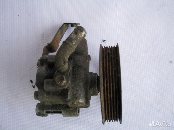 Toyota Corolla насос гидроусилителя