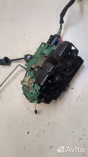 Замок двери левый передний Volkswagen Golf 4, 2002