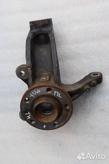 Ступица передняя левая Volvo XC60 2011 31360096