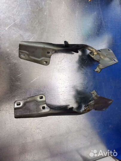 Петли капота Renault Megane3