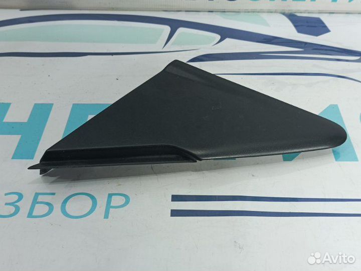 Накладка крыла передняя левая Renault Kaptur