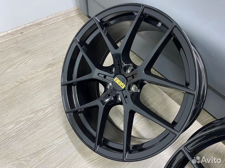 Диски литые 554D R19 5x114.3 на Kia Mazda Toyota