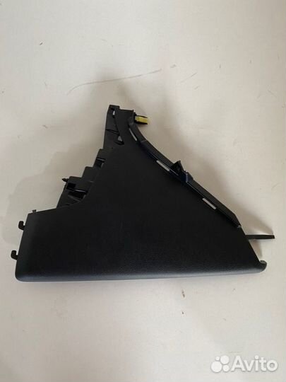 Накладка центральной консоли правая Toyota Camry