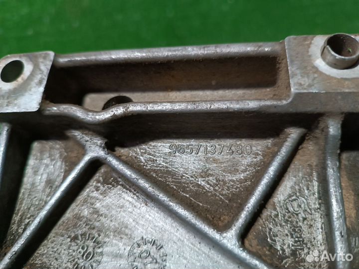 Кронштейн кондиционера Citroen C4