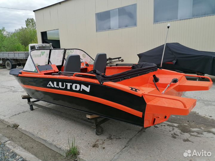 Алюминиевая лодка Aluton 490 DC
