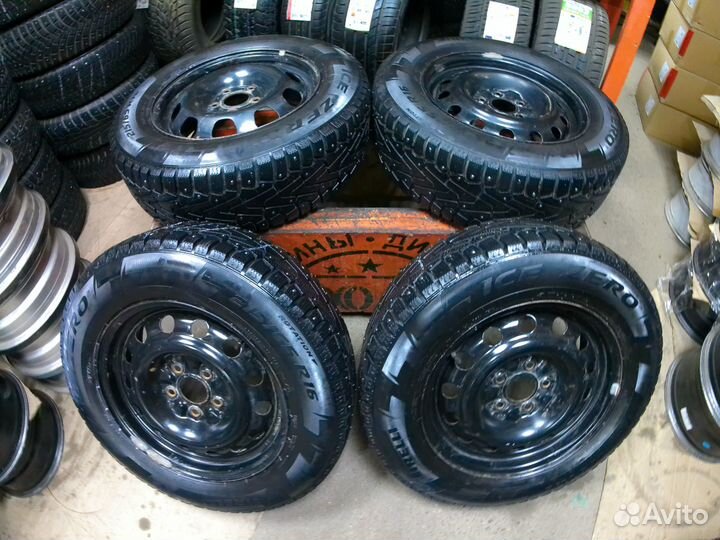 R16 Pirelli Winter Ice Zero 215/65, PCD 5x114.3 DIA 66.1