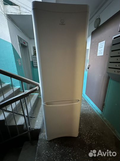 Холодильник indesit 200 см