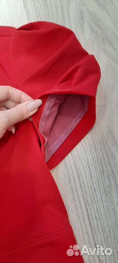 Красное платье
