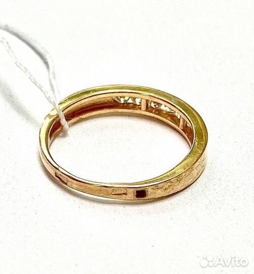 Золотое кольцо с камнем 16р