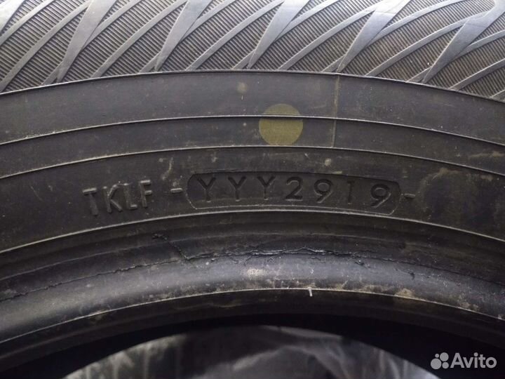 Yokohama Ice Guard IG65 215/65 R17 103