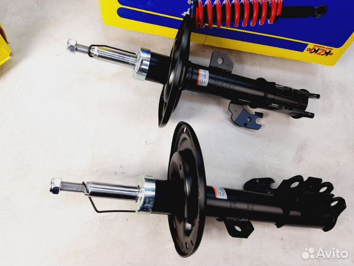 Амортизатор передний Toyota Camry XV40 2006-2011