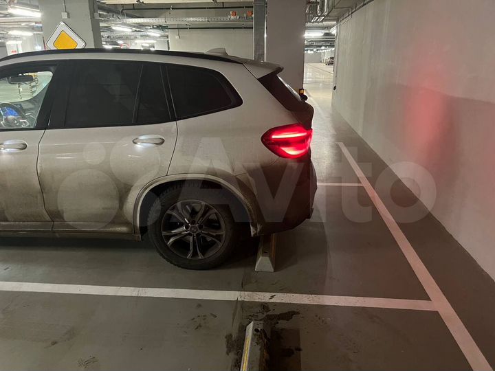 Машиноместо, 14 м²