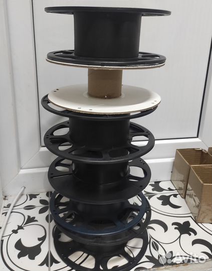 Катушки пластиковые