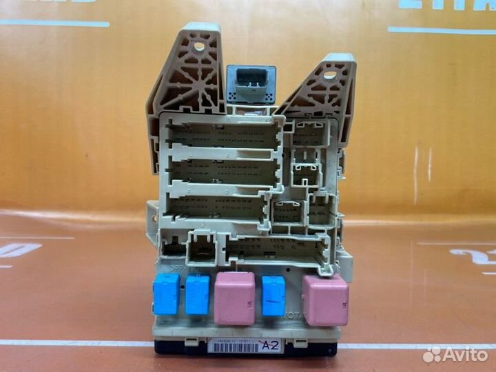 Блок предохранителей Toyota Highlander