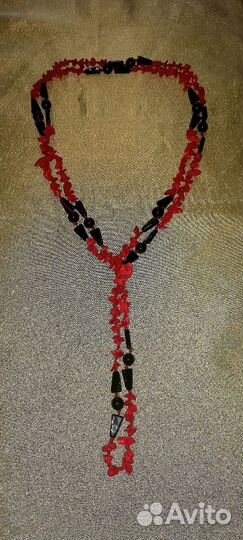 Бусы из природного коралла и чёрного агата 