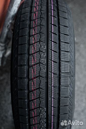 Zmax Icepioneer 868 205/65 R15 94H