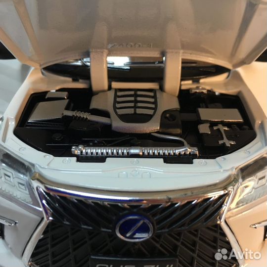 Машинка Лексус со звуковыми и световыми сигналами