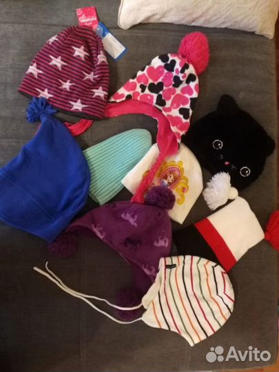 Много шапочек (зима, демисезон, лето), унисекс