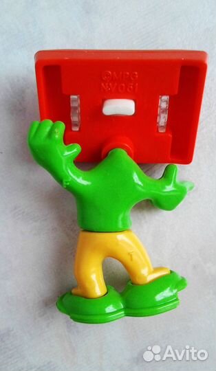 Робот монитор из киндер-сюрприза