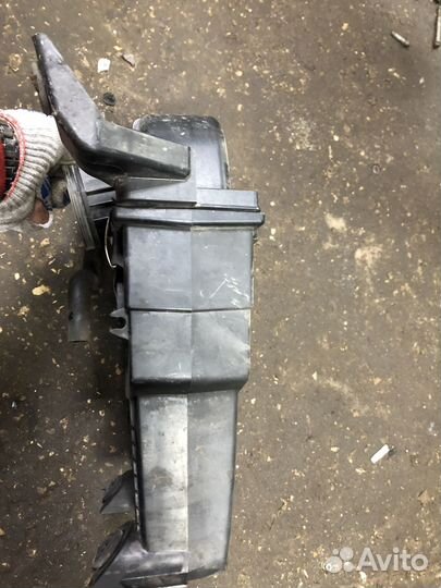 Корпус воздушного фильтра Renault Logan 1