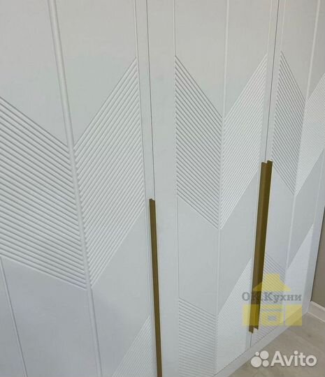 Угловой шкаф