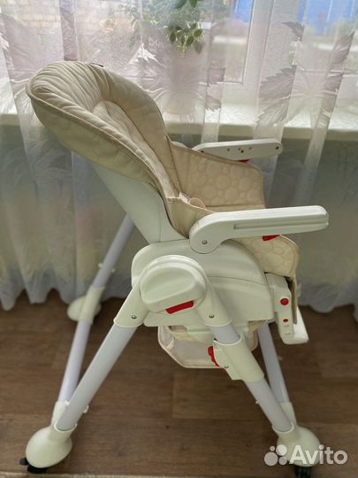 Детский стульчик для кормления