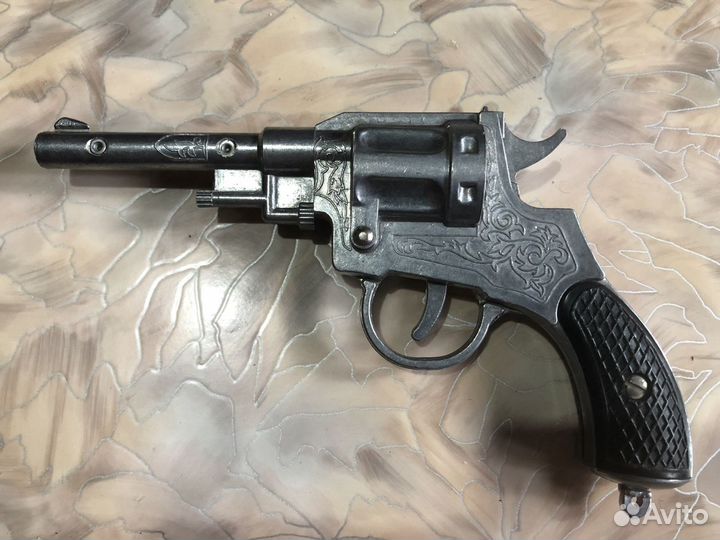 Игрушка пистолет СССР