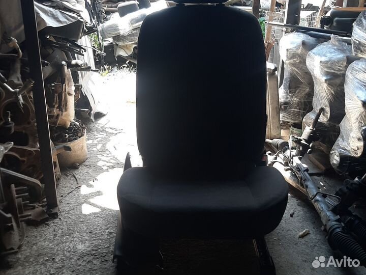 Передние сиденья ford focus 1