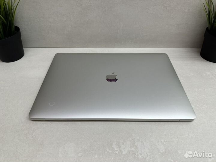 MacBook Pro 15 2019 i9 / АКБ 10 циклов