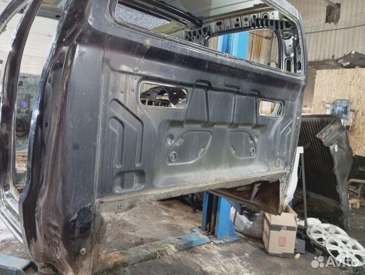 Панель задняя Volkswagen Amarok (2H)