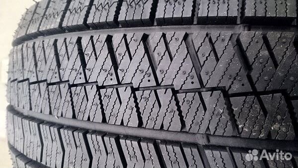 Bridgestone Blizzak Ice 225/55 R18 102H