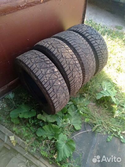 Goodyear Ultragrip 600 215/65 R16 98T