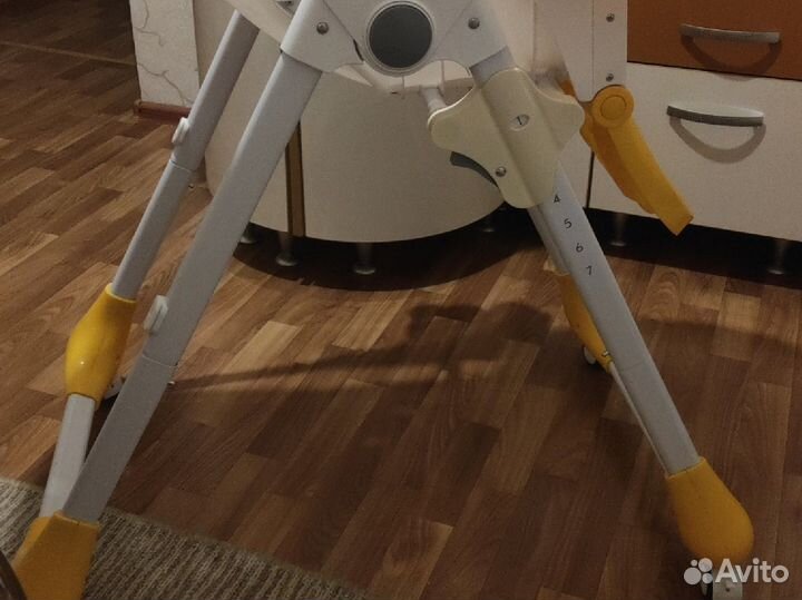 Стульчик для кормления малышей