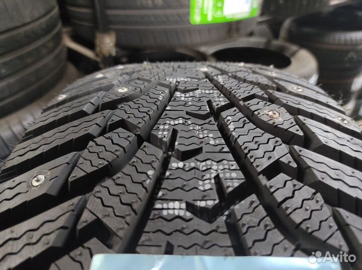 Maxxis NP5 Premitra Ice Nord 215/50 R17 96H