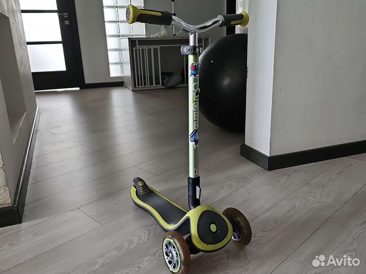 Самокат трехколесный globber