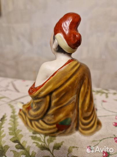 Китайская статуэтка