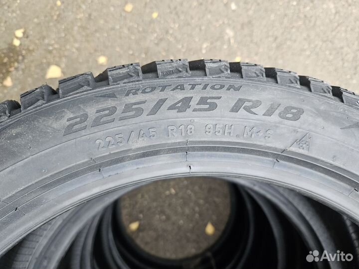 Pirelli Ice Zero 2 225/45 R18 95H