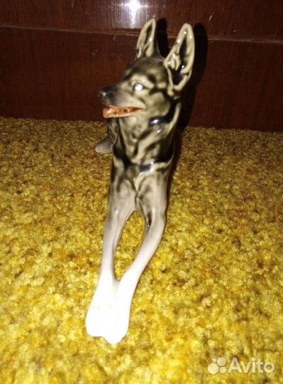 Форфоровые статуэтки