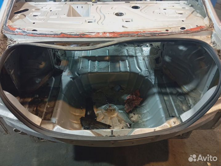 Панель задняя Ford Mondeo 3 (B4Y) 1119028